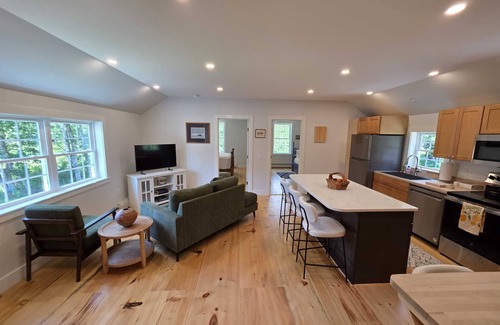 Northeast Harbor Apartment | The Afterdeck - New Cozy 2-Bedroom Getaway in Asticou Village, Northeast Harbor