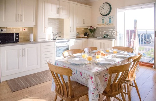 Aldeburgh Apartment | THE ALDEBURGH LOOKOUT Stylish accommodation for 6 with best sea views in town