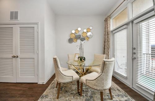 Braeswood Place Apartment | The Alexan* Walk to NRG* TX Med Center* Downtown