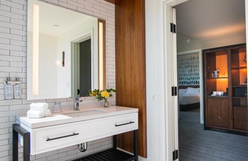 North Whisman Hotel | The Ameswell Hotel