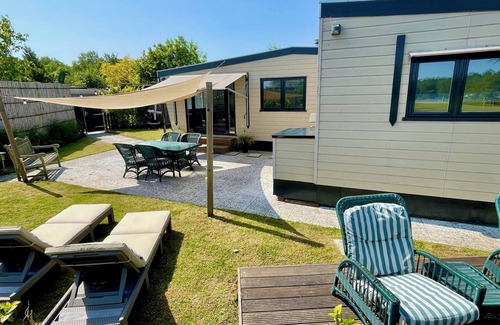 Vinkeveen Ski Chalet | The Amsterdam Chalet at The Lake! A small paradise 10 minutes from Amsterdam