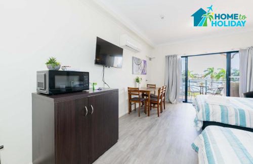 South Townsville Apartment | The Anchorage Escape Studio - Steps away from City, Ferry and Stadium