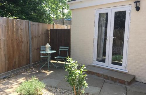 Mildenhall House | The Annexe at Asbit Lodge