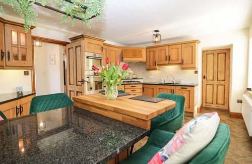 Duddon Valley Cottage | THE ANVIL, pet friendly, with a garden in Broughton-In-Furness