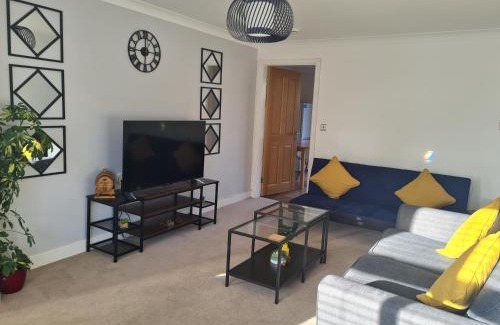 Barton-upon-Humber House | The Appleleaf with Free Parking