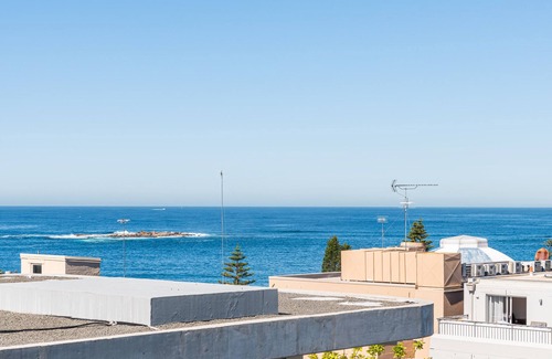 Coogee Apartment | The Arden 7 Coogee. New Large Quiet Ocean View Balcony Apartment, Next to Beach