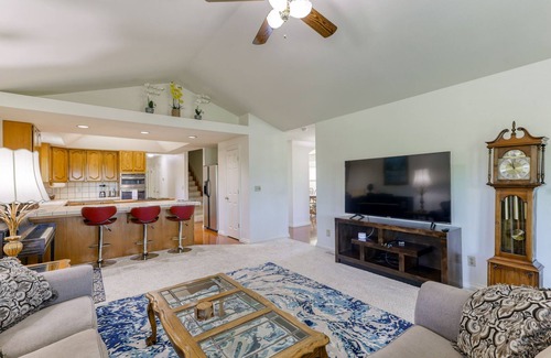 Redding House | The ARK Villa | MTN Views🌄 Game Room🏓 Pool🌊