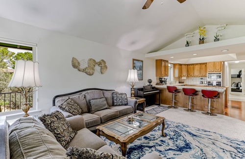 Redding House | The ARK Villa | MTN Views🌄 Game Room🏓 Pool🌊