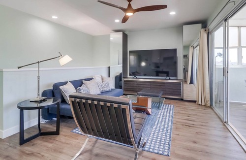 Sunset Cliffs Apartment | The Artist's Studio, Sunset Cliffs Ocean View - LONG-TERM 30+ DAYS ONLY!