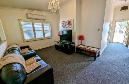 Broken Hill Hotel | The Astra Broken Hill