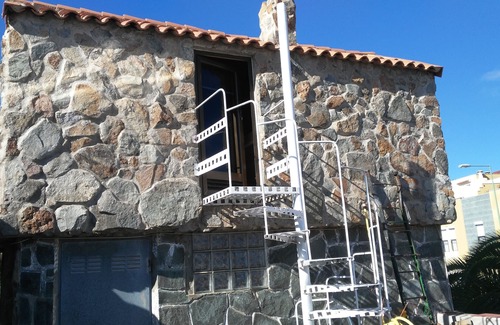 Tafira Baja House | The attic tower in Casa el Drago, overlooking the Isleta
