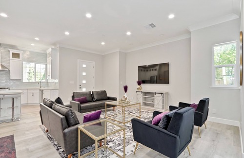 Central Davis House | The Ayla Plan: 4BR, 3.5BA, 2600 Sq Ft, Near Campus