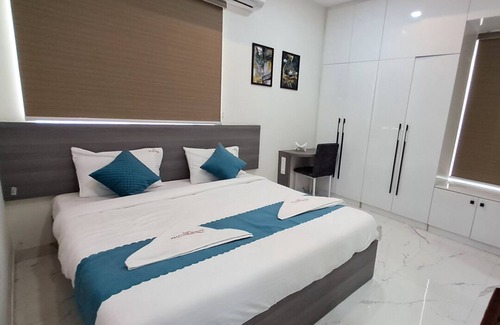 Madhapur Bed & Breakfast | The Balcony Suites