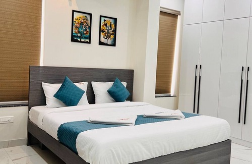 Madhapur Bed & Breakfast | The Balcony Suites