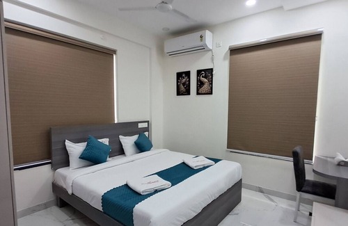 Madhapur Bed & Breakfast | The Balcony Suites