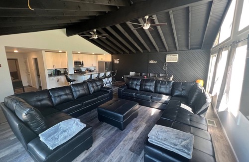 Sandusky Apartment | The Bam Bam Suite Above Bedrock Tavern