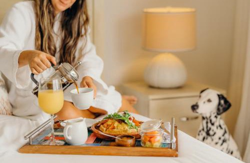 Puerto Bahia Hotel | The Bannister Hotel & Yacht Club by Mint