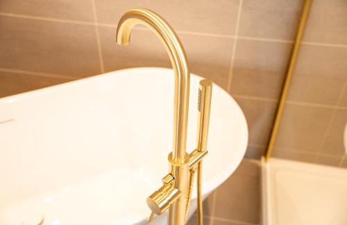 Abbess Roding Bed & Breakfast | The Barn at Chart Hills