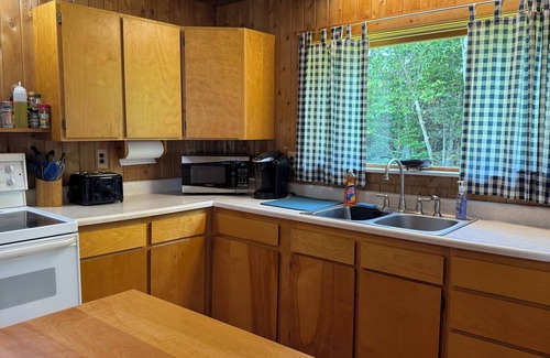 Brooklin Cabin | The Barnacle on Flye Point