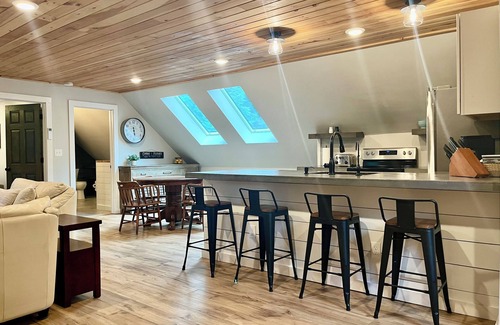 New Gloucester House | The Barnhouse with hot tub