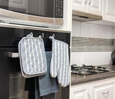 Coolbellup Apartment | The Battens, 3BR Family Friendly Home 5 min to Beach