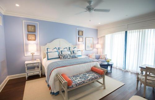 Charleston Harbor Resort | The Beach Club at Charleston Harbor Resort and Marina