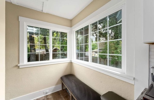 Coeur d'Alene House | The Beach Cottage - New remodel with stunning yard