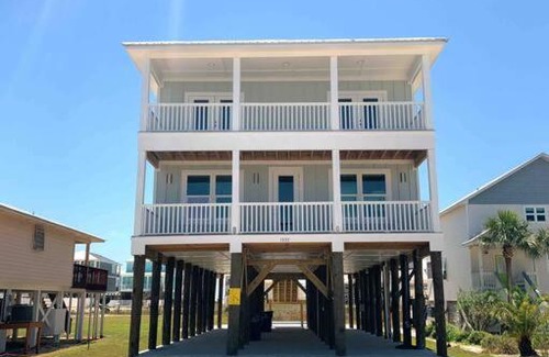 Gulf Shores House | The Beach Fox- Sleeps 26- Walk to the Beach!