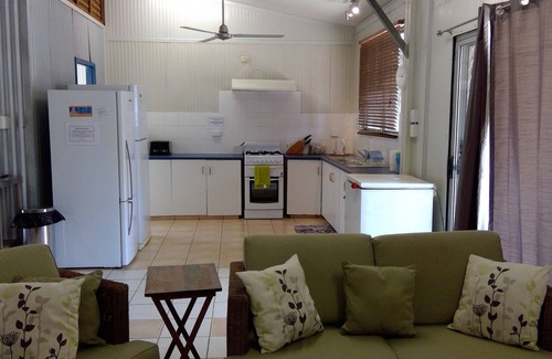 Dundee Beach House | THE BEACH SHACK on the waterfront close to the Lodge of Dundee