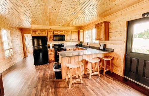 Bethany Cabin | The Bear Cabin - Hidden Acres Cabins