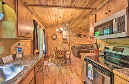 Helen Cabin | ‘The Bear Paw’ at the Sautee Mountain Retreat