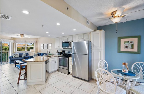 St. Pete Beach Condo | The Belle on the Bay | Updated | Prime Location