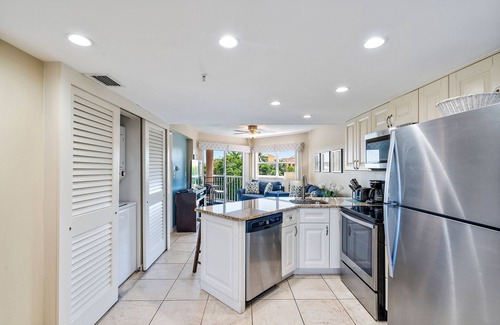 St. Pete Beach Condo | The Belle on the Bay | Updated | Prime Location