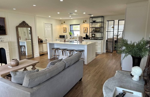 Sarasota House | The Bellevue located in the heart of Sarasota!