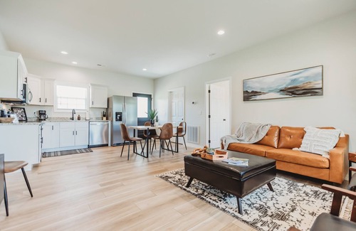 Marion House | The Best of Lake Egypt/Lake Access + Covered Dock