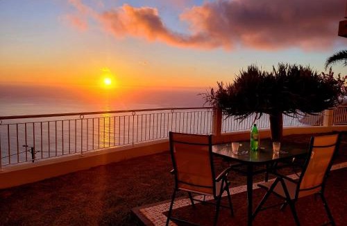 Paul do Mar Villa | The best sea view in Madeira - Casa Farol
