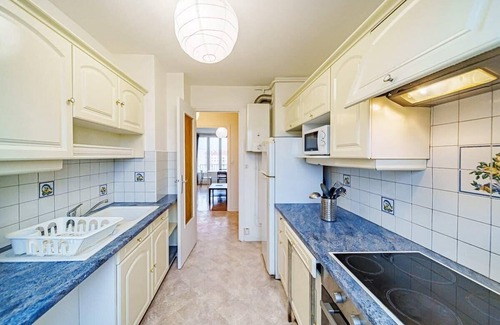 Les Poulettes Apartment | The Billon-Spacious 8 people balcony-Metro Gratte Ciel