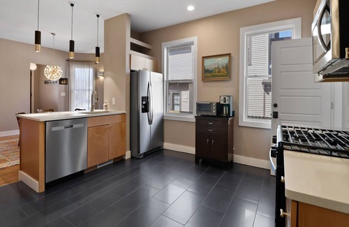 Michigan City House | The Blarney Bungalow Newly Renovated Sleeps 6