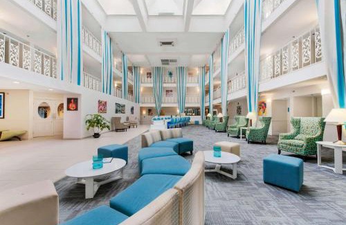 Blue Ash Hotel | The Blu Hotel Blue Ash Cincinnati, an Ascend Collection Hotel