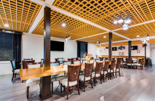 Blue Ash Hotel | The Blu Hotel Blue Ash Cincinnati, an Ascend Collection Hotel