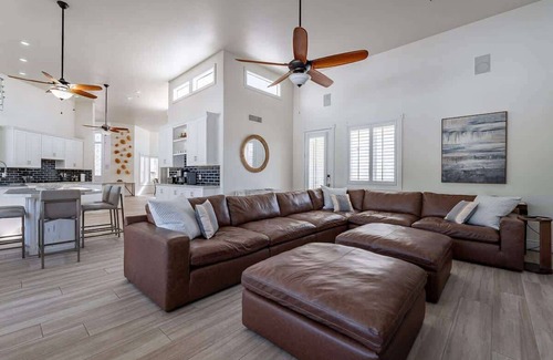 Central Scottsdale Villa | The Blue Cove Oasis | 8 Bedroom 7 Bathroom 17+Beds