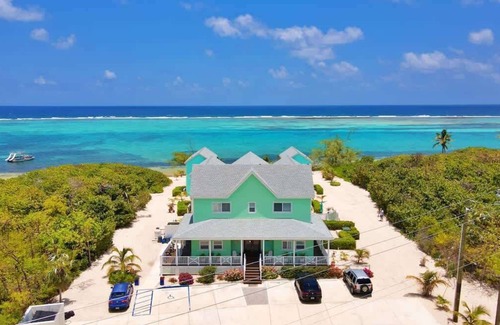 Colliers Bay Condo | The Blue Iguana Oceanfront Studio Cottage in East End