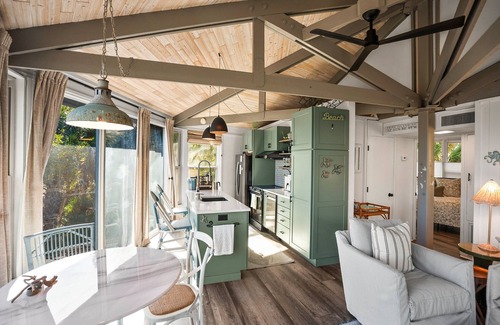 Saint Helena Island House | The Blue Pearl - New to VRBO Fripp Island Treehouse! Resort Access and Golf Cart Included! Great location on Fripp Island!