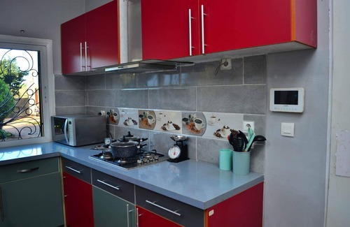 Ambohibao Villa | The blue room is an accent of modernity in the silence of the surrounding garden