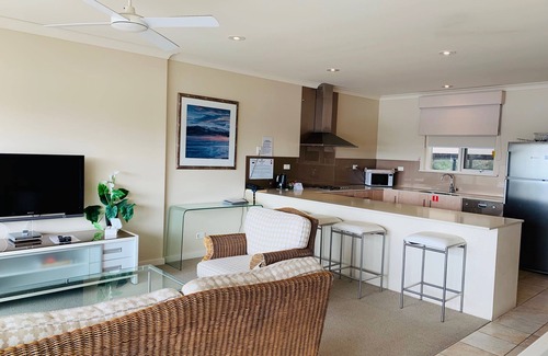 Encounter Bay Hotel | The Bluff Resort Apartments