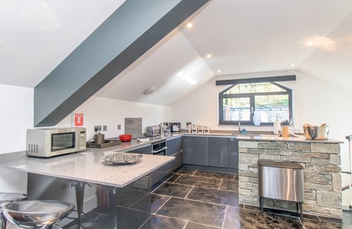 Windermere Cottage | THE BOAT HOUSE AT LOUPER WEIR, romantic in Bowness-On-Windermere