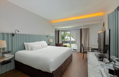 Kata Resort | The Boathouse Phuket-SHA Plus