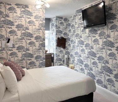 Bournemouth City Centre Hotel | The Boho - 4 min walk to beach & town