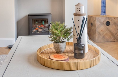 Silverdale Cottage | The Bolt Hole -Luxury 3 bed cottage with hot tub!