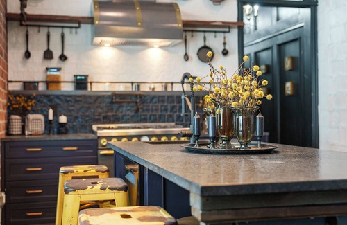 Merion Village Apartment | The Book House No.45